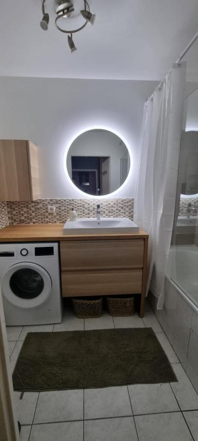 Appartement Cosy Pres Du Rer شيسي المظهر الخارجي الصورة