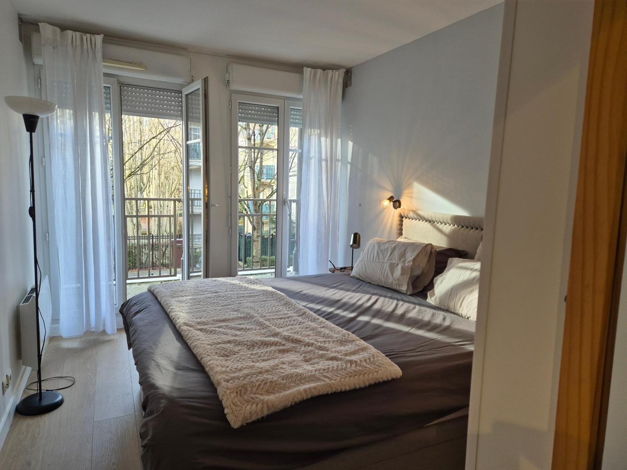 Appartement Cosy Pres Du Rer شيسي المظهر الخارجي الصورة