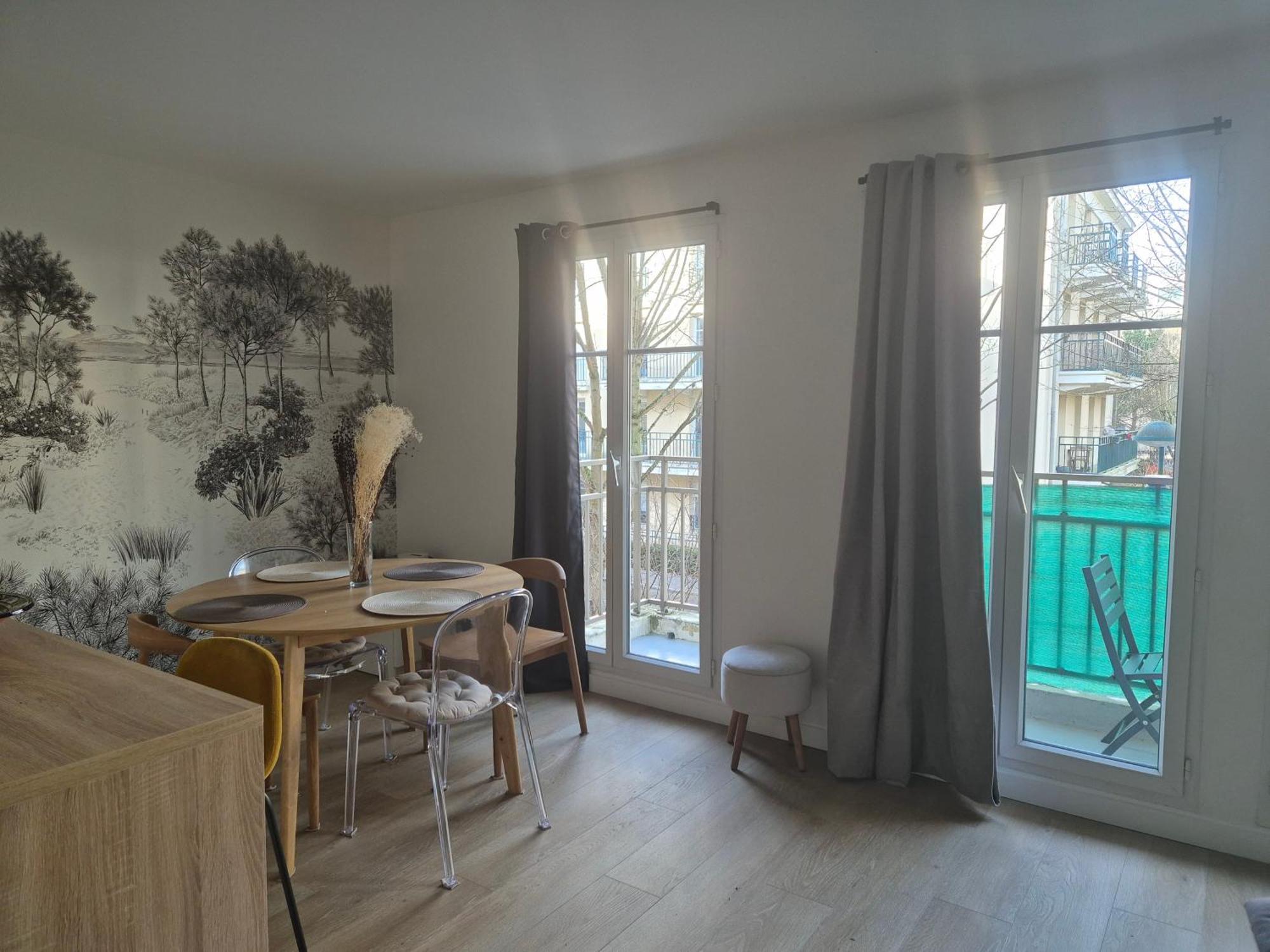 Appartement Cosy Pres Du Rer شيسي المظهر الخارجي الصورة