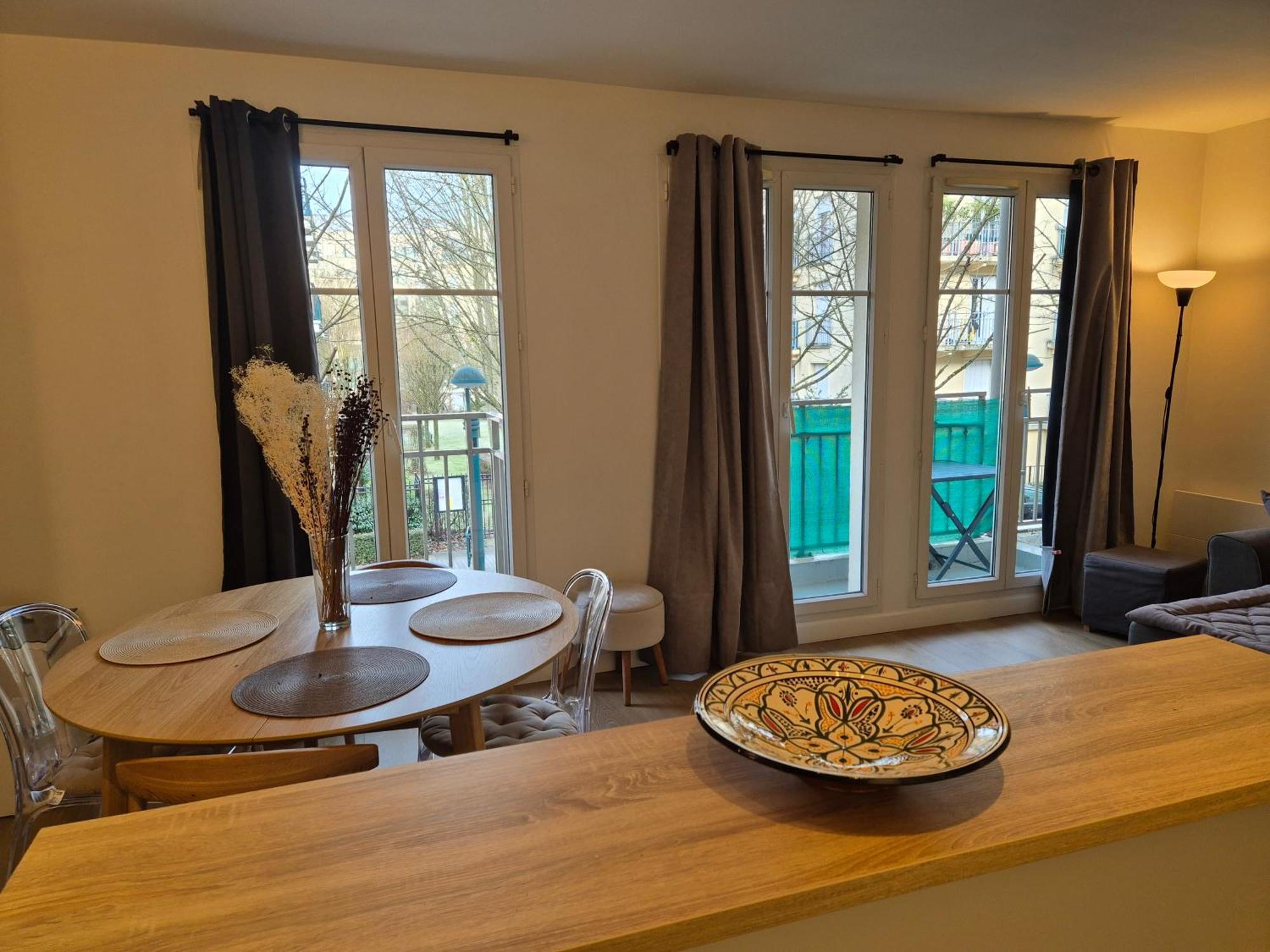 Appartement Cosy Pres Du Rer شيسي المظهر الخارجي الصورة