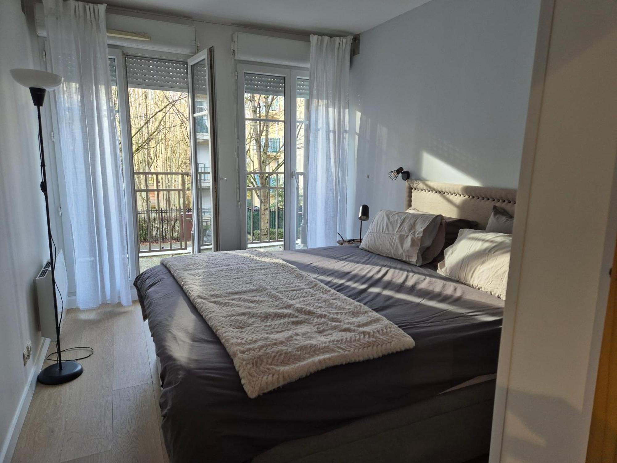Appartement Cosy Pres Du Rer شيسي المظهر الخارجي الصورة